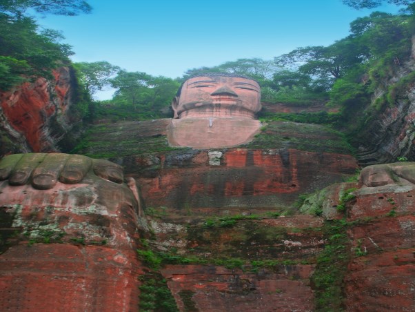 摄图网_321175530_中国四川黎山大佛佛悬崖旅行爬坡岩石雕塑文化雕刻上帝峨嵋旅游（企业商用）.